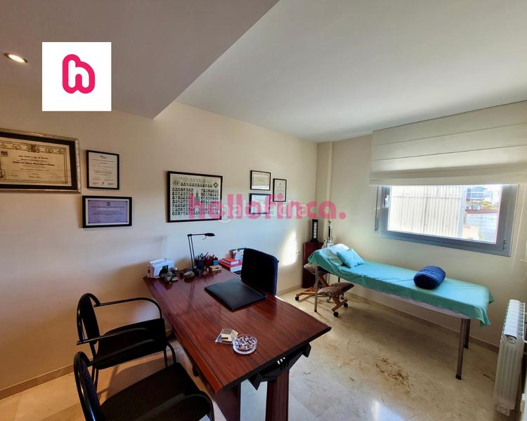 Foto 743bf502-5518-4627-a40d-594b0062baf1. Àtic amb calefacció aparcament a Ca n'Aurell Terrassa