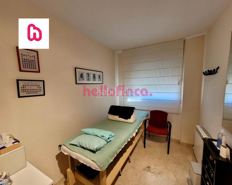 Foto 9a7c9888-a86c-46bd-9ebd-d2f7ea963d99. Àtic amb calefacció aparcament a Ca n'Aurell Terrassa