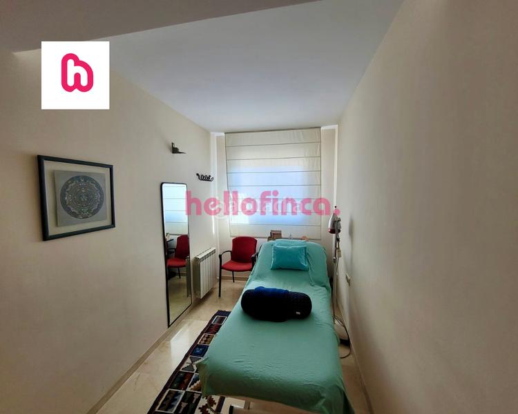 Foto 9d9414e2-9e81-41f7-8944-b2a5401c2f03. Àtic amb calefacció aparcament a Ca n'Aurell Terrassa