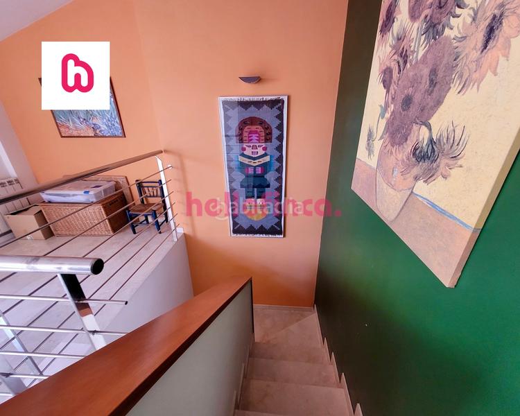 Foto f7149e3f-7d8c-499a-8224-1820a2e2e6b4. Àtic amb calefacció aparcament a Ca n'Aurell Terrassa