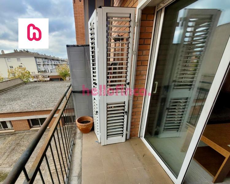 Foto 4205fc30-4220-4243-b44d-cacd9b356222. Piso  - barrio del centre (les flors) en Llevant Igualada