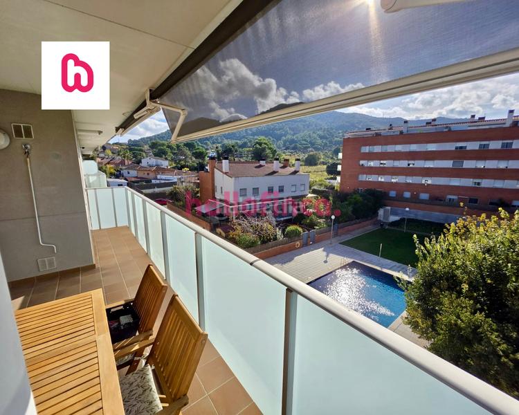 Foto 5572702f-2778-40b0-9715-20a5ee3da188. Dúplex amb calefacció aparcament piscina a Montornès del Vallès