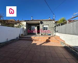 Reihenhaus  Carrer de la margarida. Casa adosada reformada con jadín y terraza - esparreguera