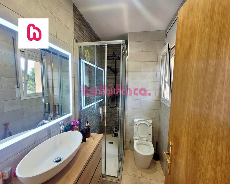 Foto 692342c6-1ccc-488a-8652-9bbb6616781d. Chalet mit kamin heizung parking pool in Ametlla del Vallès (L´)