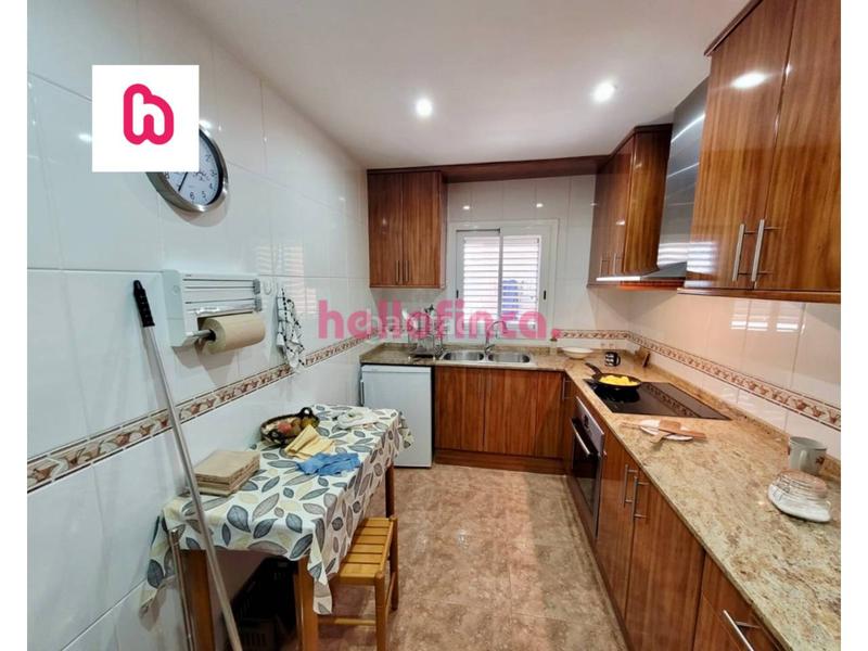 Foto 64254f9d-d189-477c-94d9-231386bf6bf6. Casa amb calefacció aparcament piscina a Abrera