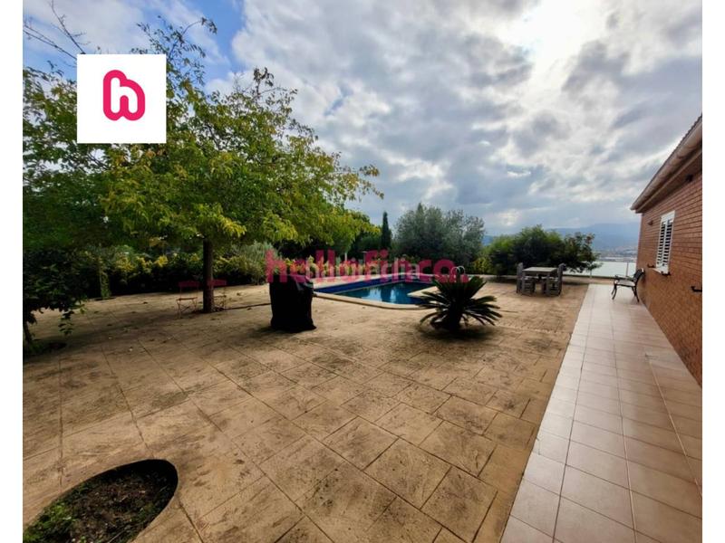 Foto 679fd569-51de-4665-ab92-10bdf1c16ee5. Casa amb calefacció aparcament piscina a Abrera