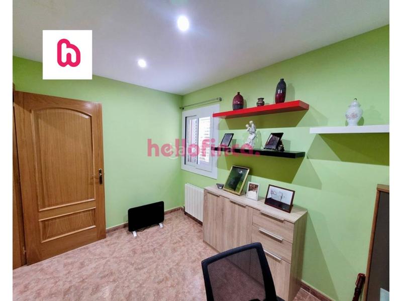 Foto 942e5136-2261-4ef7-a9ed-4c678496396f. Casa amb calefacció aparcament piscina a Abrera