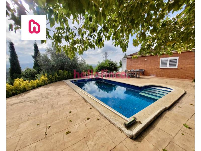 Foto 953388bb-54f3-4fcb-aae4-738be964fb65. Casa amb calefacció aparcament piscina a Abrera