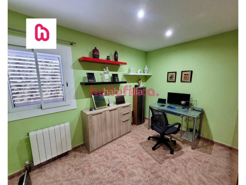 Foto d5907ef2-ee36-48a3-87c0-c52f537386af. Casa amb calefacció aparcament piscina a Abrera