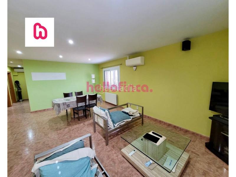 Foto f078f8a8-e129-4a02-8eef-7a07fae043c4. Casa amb calefacció aparcament piscina a Abrera