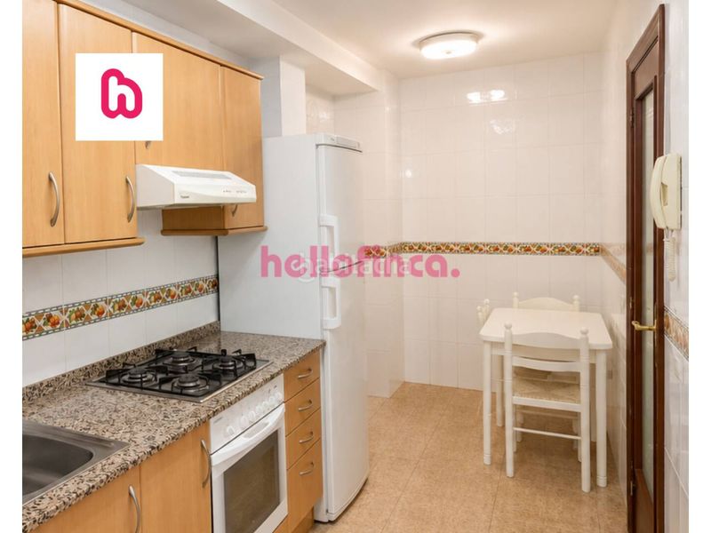 Foto 460d8f58-44a3-4682-a1a0-dbf2ea6abd3a. Pis amb calefacció aparcament a Centre Reus