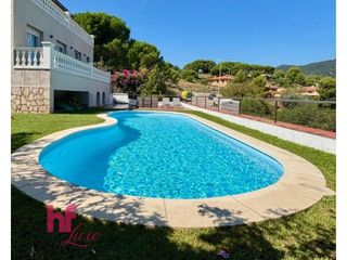 Chalet  Calle josep gallart i parera. Casa a 4 vientos en calella  espacio, confort y naturaleza