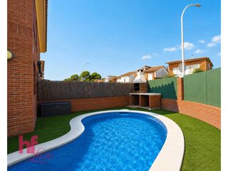 Doppelhaus in Lliçà de Vall. Casa pareada y esquinera en lliçà de vall  can prat