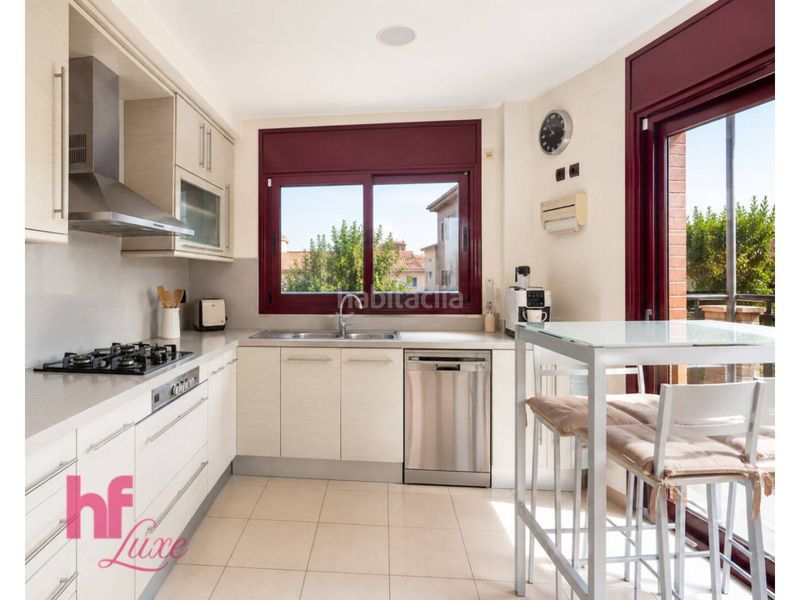Foto 45c82e2a-8f37-487e-a237-0e36d6a8a2f3. Casa aparellada amb calefacció aparcament a Lliçà de Vall