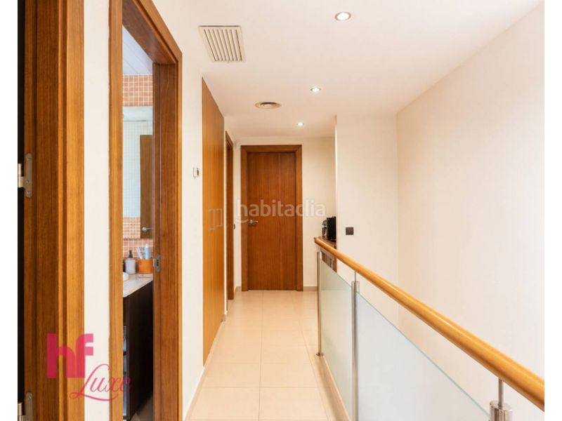 Foto 4e0b6229-8b79-4b70-8e44-269f708bf74a. Casa aparellada amb calefacció aparcament a Lliçà de Vall