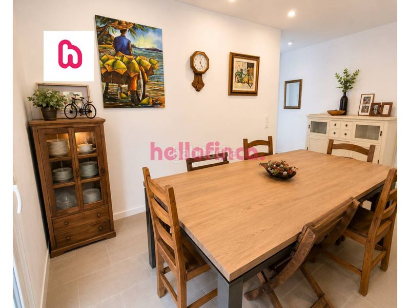 Foto 200b5a02-0c6b-415e-862e-8085d1f7fe95. Casa aparellada amb aparcament a Canyelles
