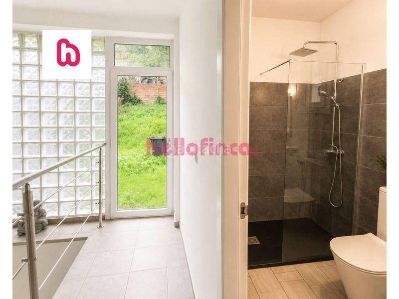 Foto 5c426439-87da-4a9d-9358-39c7574e959c. Casa aparellada amb aparcament a Canyelles