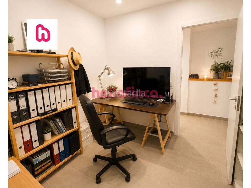 Foto a176d6b1-40d6-456f-afea-5c9de3f5e3cc. Casa aparellada amb aparcament a Canyelles