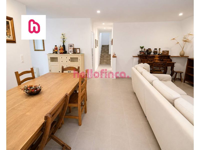 Foto cc9140fa-11b4-4a97-91bc-5e2efe99d83f. Casa aparellada amb aparcament a Canyelles