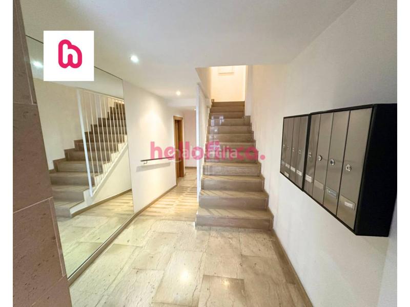 Foto 19f5c0aa-e038-41b0-8d50-d5c0890fc1b0. Dúplex  en venta con balcón, terraza, parking y trastero en Rubí