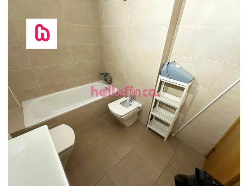 Foto 40ecbcdf-973a-466b-9000-d0f8ec44348a. Dúplex  en venta con balcón, terraza, parking y trastero en Rubí