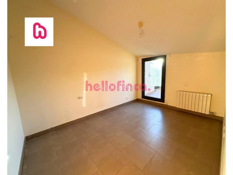 Foto 4cce4ee0-6c15-466a-9cda-a1fb5ac05807. Dúplex  en venta con balcón, terraza, parking y trastero en Rubí