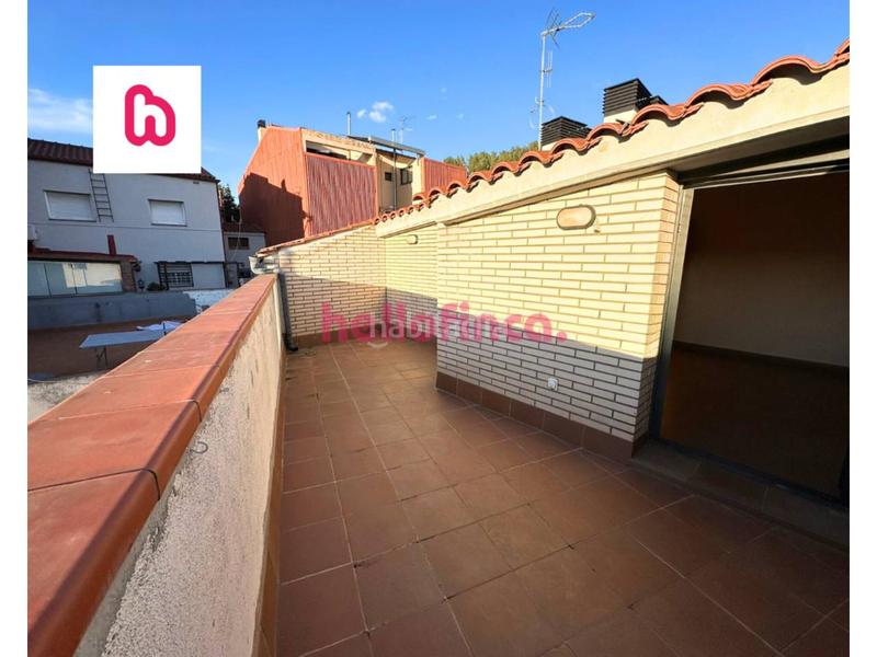 Foto 5e90fe22-d94d-40b6-a9a7-b532a312d22e. Dúplex  en venta con balcón, terraza, parking y trastero en Rubí