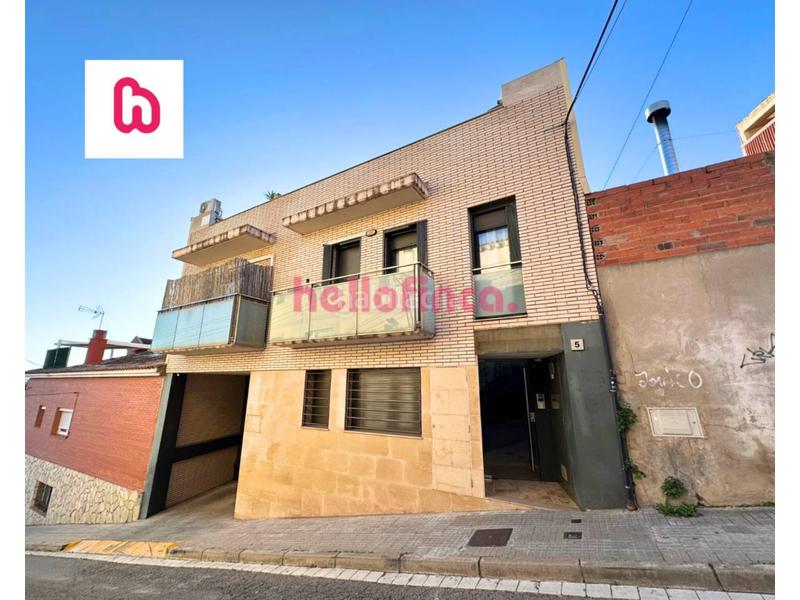 Foto c640400e-3536-42f7-9266-d39e03ccc88c. Dúplex  en venta con balcón, terraza, parking y trastero en Rubí
