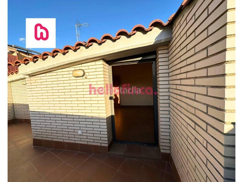 Foto f3db39f3-6d2d-407e-b3fb-8a0987fe1df7. Dúplex  en venta con balcón, terraza, parking y trastero en Rubí