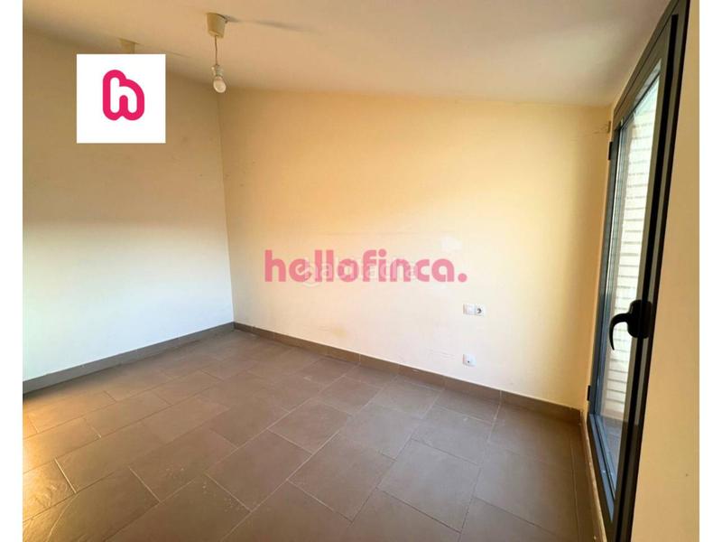 Foto f4e31813-55b2-4ead-88ba-2b2d59024269. Dúplex  en venta con balcón, terraza, parking y trastero en Rubí