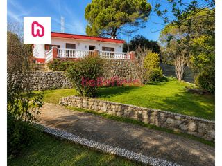 Country house  Avenida selva. Casa a cuatro vientos en maçanet de la selva  urbanización resid