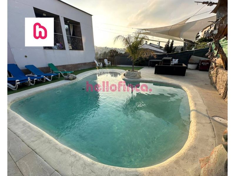 Foto 6521dbe8-2e57-4042-9594-fffde0dc5b90. Xalet amb calefacció aparcament piscina a Lliçà d´Amunt