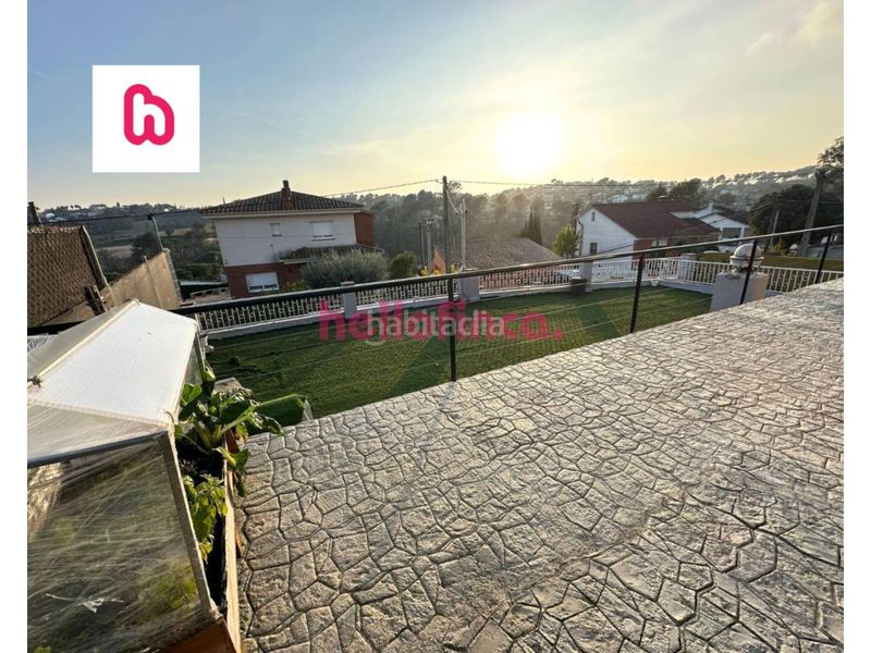 Foto 80a4c4c3-ec0f-4d8a-93cb-ed0772b299a3. Xalet amb calefacció aparcament piscina a Lliçà d´Amunt