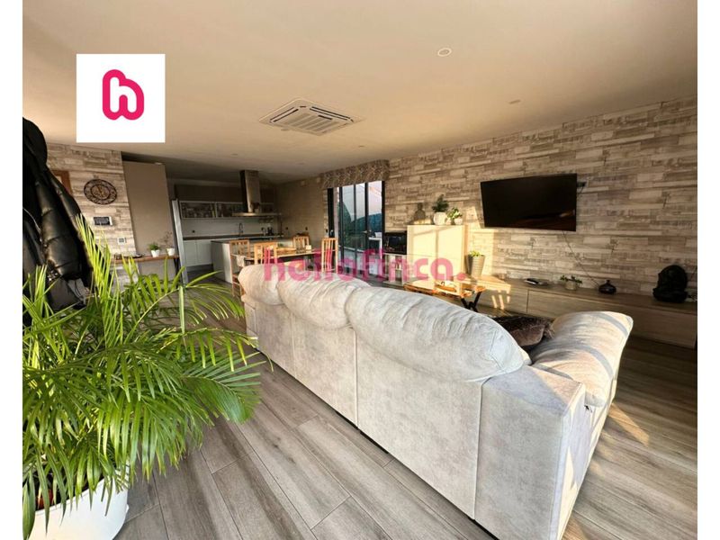 Foto 87368424-f069-4497-bd61-4a4dda940eea. Xalet amb calefacció aparcament piscina a Lliçà d´Amunt