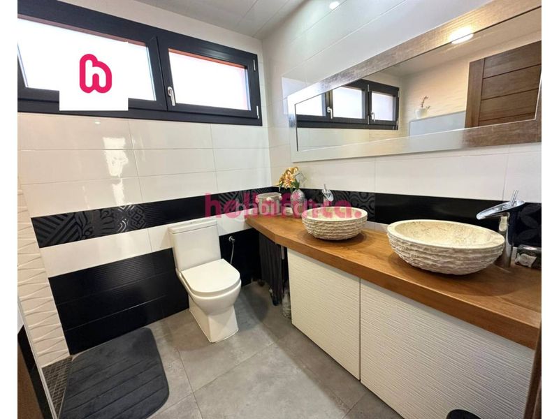 Foto 986b0e5b-ced4-4a1a-9546-72adc7be2467. Xalet amb calefacció aparcament piscina a Lliçà d´Amunt