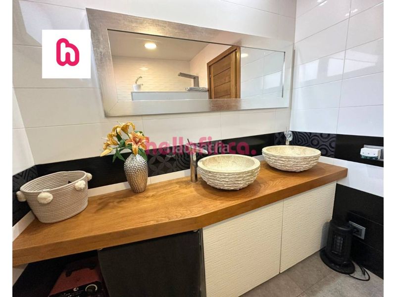 Foto a410ad14-15f5-464c-a0e5-a12e59ffd0f0. Xalet amb calefacció aparcament piscina a Lliçà d´Amunt