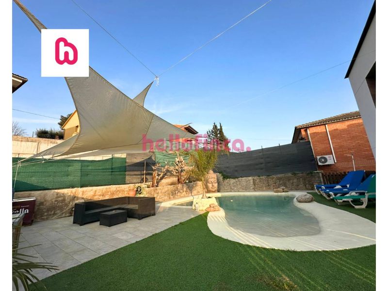 Foto a48c08a9-ce1d-4fc8-a8e4-825d612de1f6. Xalet amb calefacció aparcament piscina a Lliçà d´Amunt