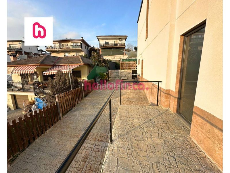 Foto e43d1374-ca22-4eb6-b4fc-0e5c5c2d9f15. Xalet amb calefacció aparcament piscina a Lliçà d´Amunt