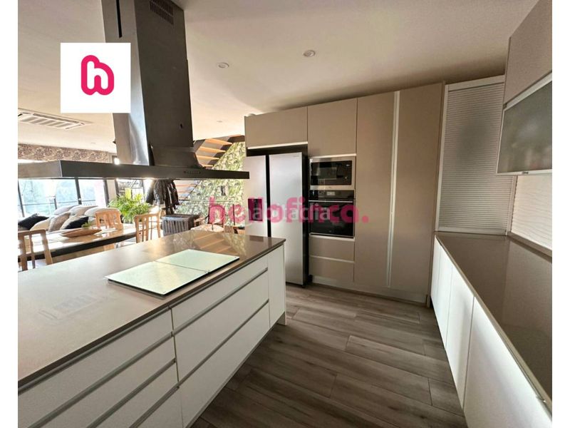 Foto e925bd61-92e2-4bd9-a24d-ce16adf519b0. Xalet amb calefacció aparcament piscina a Lliçà d´Amunt