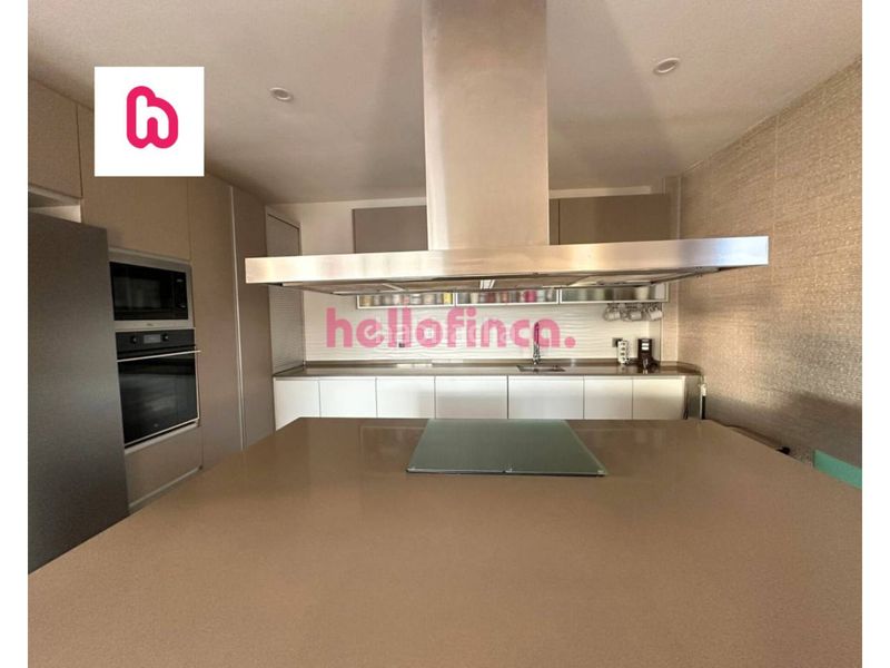 Foto eabeee38-4c7a-45e5-bdd3-e9c18b8b9a97. Xalet amb calefacció aparcament piscina a Lliçà d´Amunt