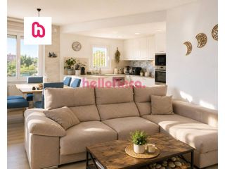 Casa adossada  Calle londres. Casa esquinera a la venta en sant feliu de guíxols baix empordà,