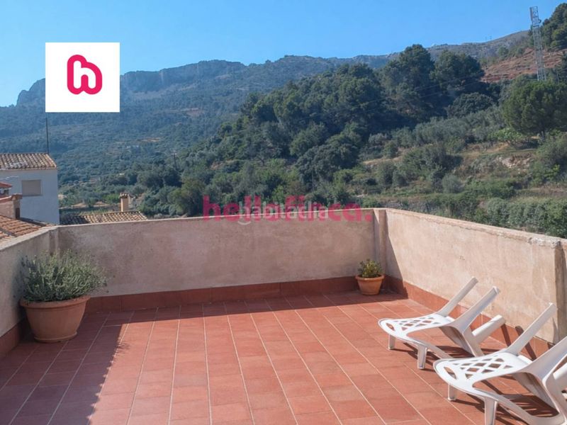 Foto 528a0849-77cf-4a70-acb0-be3586a7c315. Casa amb calefacció a Confrides