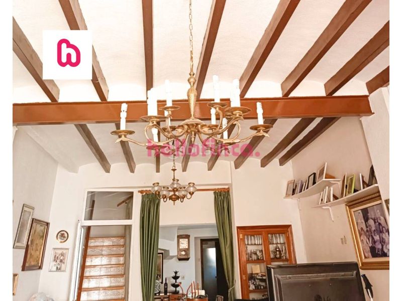 Foto b9c2d748-3d85-48c6-aa58-f925e5f16e87. Casa amb calefacció a Confrides