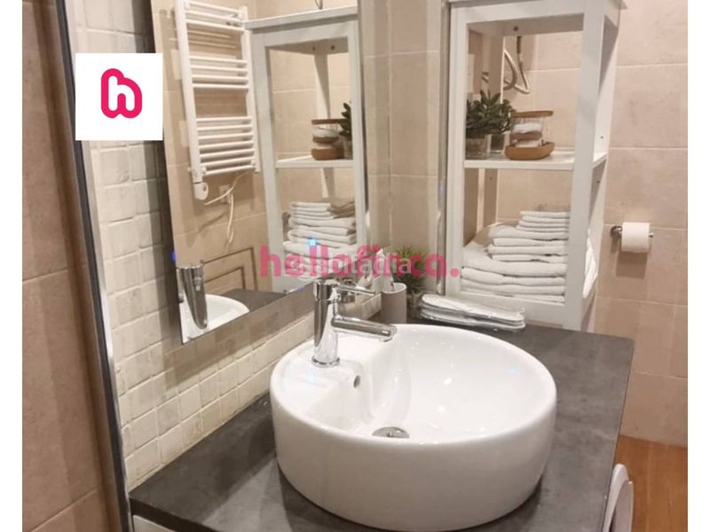 Foto 59089f89-ea4d-4d58-9315-3845af0e208f. Pis amb aparcament piscina a Casco Antiguo - Sta. Cruz - Ayuntamiento Alicante