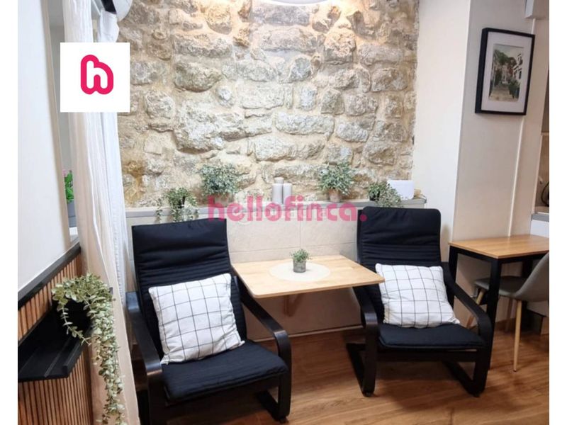 Foto a8738fc1-2455-49fa-98bf-fda4f902af93. Pis amb aparcament piscina a Casco Antiguo - Sta. Cruz - Ayuntamiento Alicante