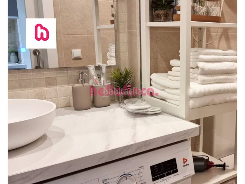 Foto bcb610a2-a04a-4cc2-8977-3ded4198da13. Pis amb aparcament piscina a Casco Antiguo - Sta. Cruz - Ayuntamiento Alicante