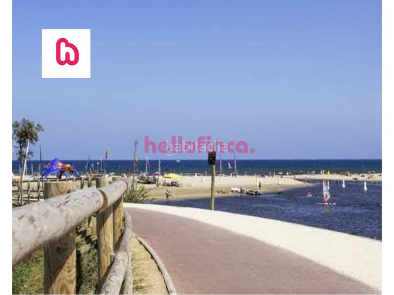 Foto 5de5f2ee-be97-4236-b90b-95993a9eb045. Casa adossada amb calefacció aparcament piscina a Empuriabrava