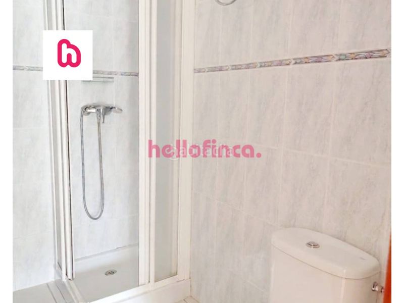 Foto 7fc9f91e-e751-4d31-b09b-10bf98b2afb1. Casa adossada amb calefacció aparcament piscina a Empuriabrava