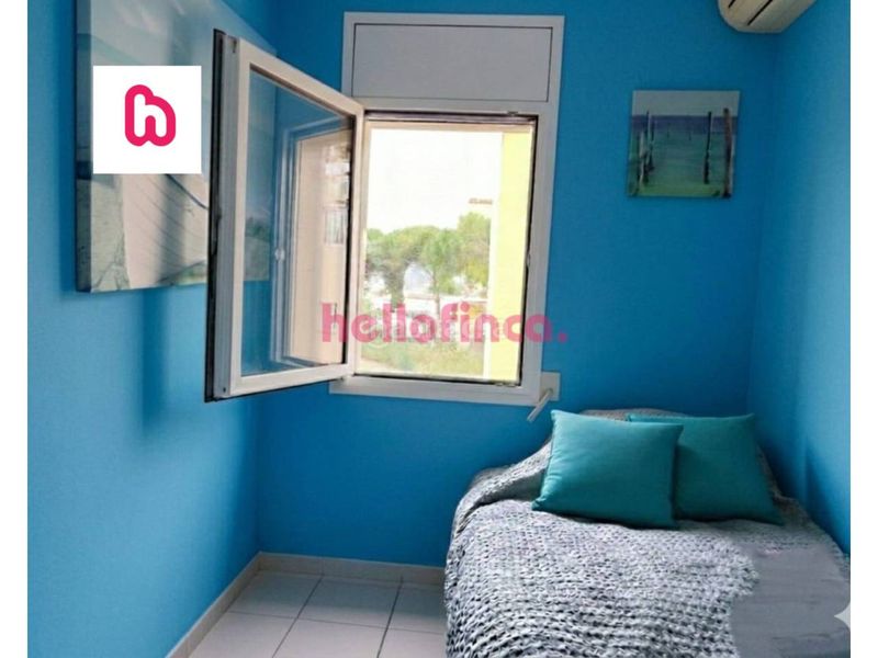 Foto 8f732b95-22e0-4605-bc38-a35e02862c3b. Casa adossada amb calefacció aparcament piscina a Empuriabrava