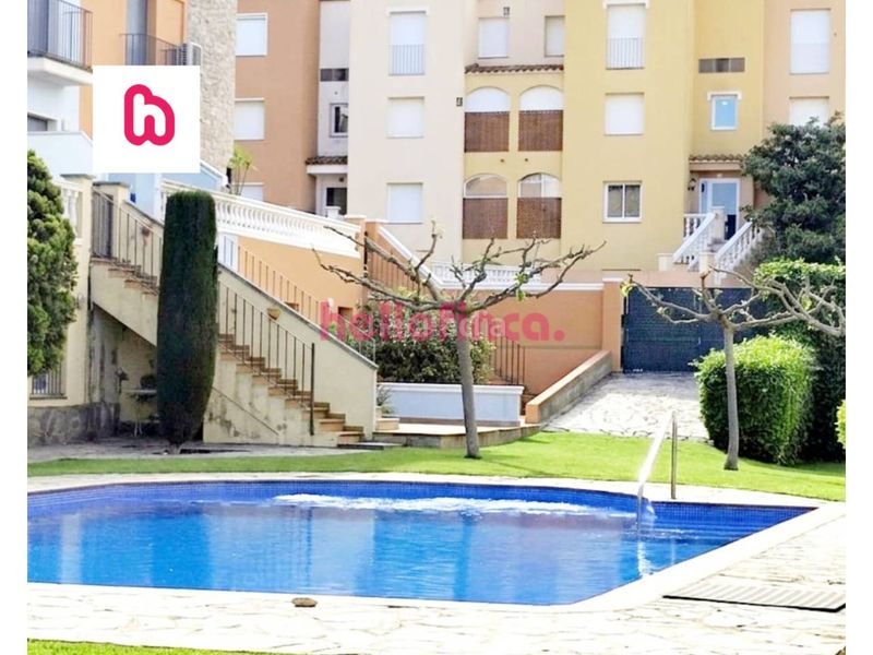 Foto a1cecd2e-304a-4f2d-9f57-01db69b61dd6. Casa adossada amb calefacció aparcament piscina a Empuriabrava